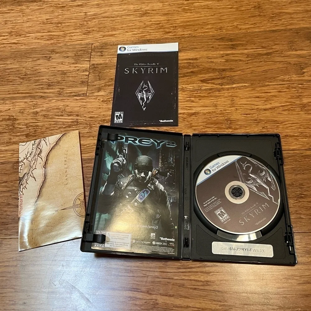 SKYRIM PC DVD game for windows w/ original MAP, case, and instruction booklet